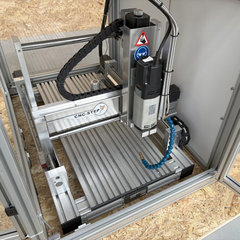 Image of the CNC milling machine.